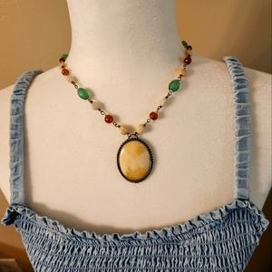 Beaded knecklace